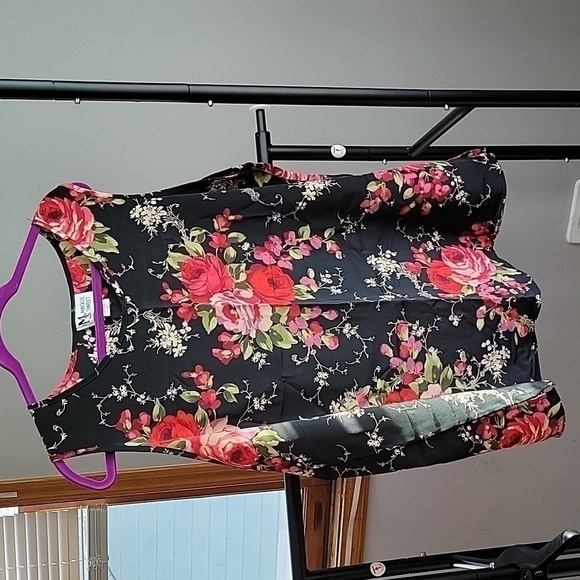 Maggie Sweet Sleeveless Top Size 1X - Picture 4 of 5